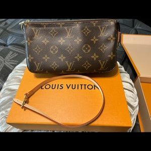 Louis Vuitton Pochette Accessories Monogram